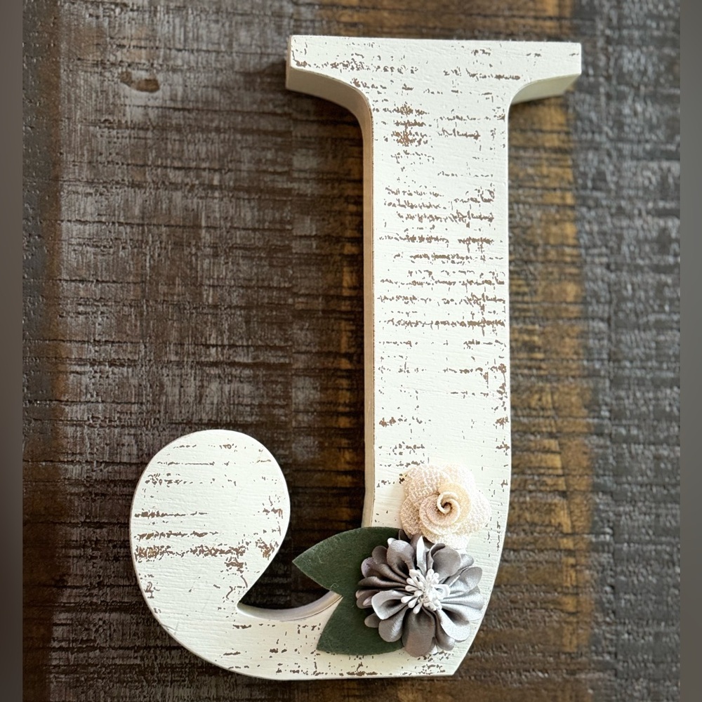 Wooden J Letter With Flowers Splendid home brand 9.5 X 6 inches
